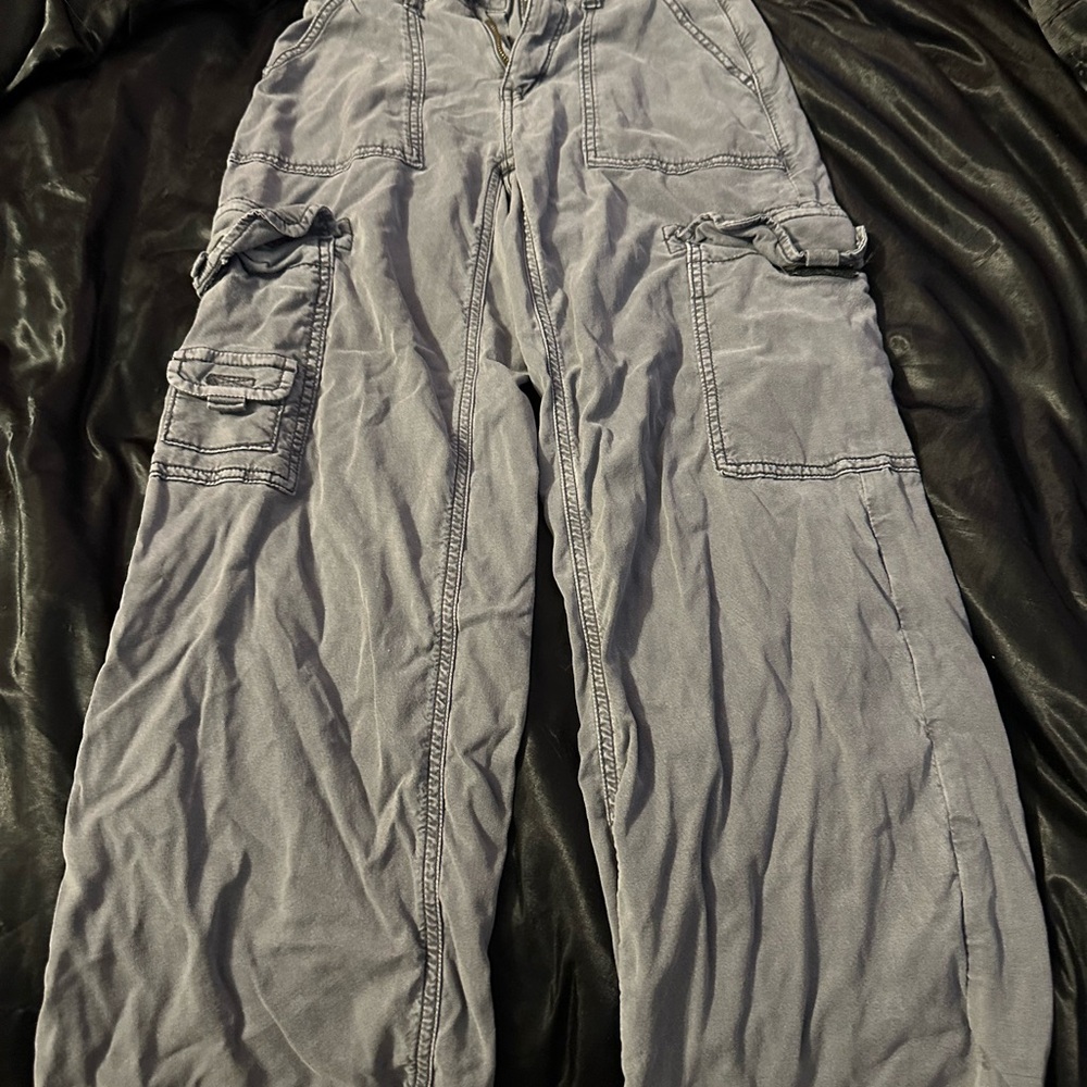 Woman’s Gray Cargo Pants